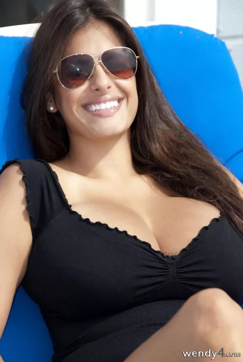 Wendy just chilling and showing her great smile