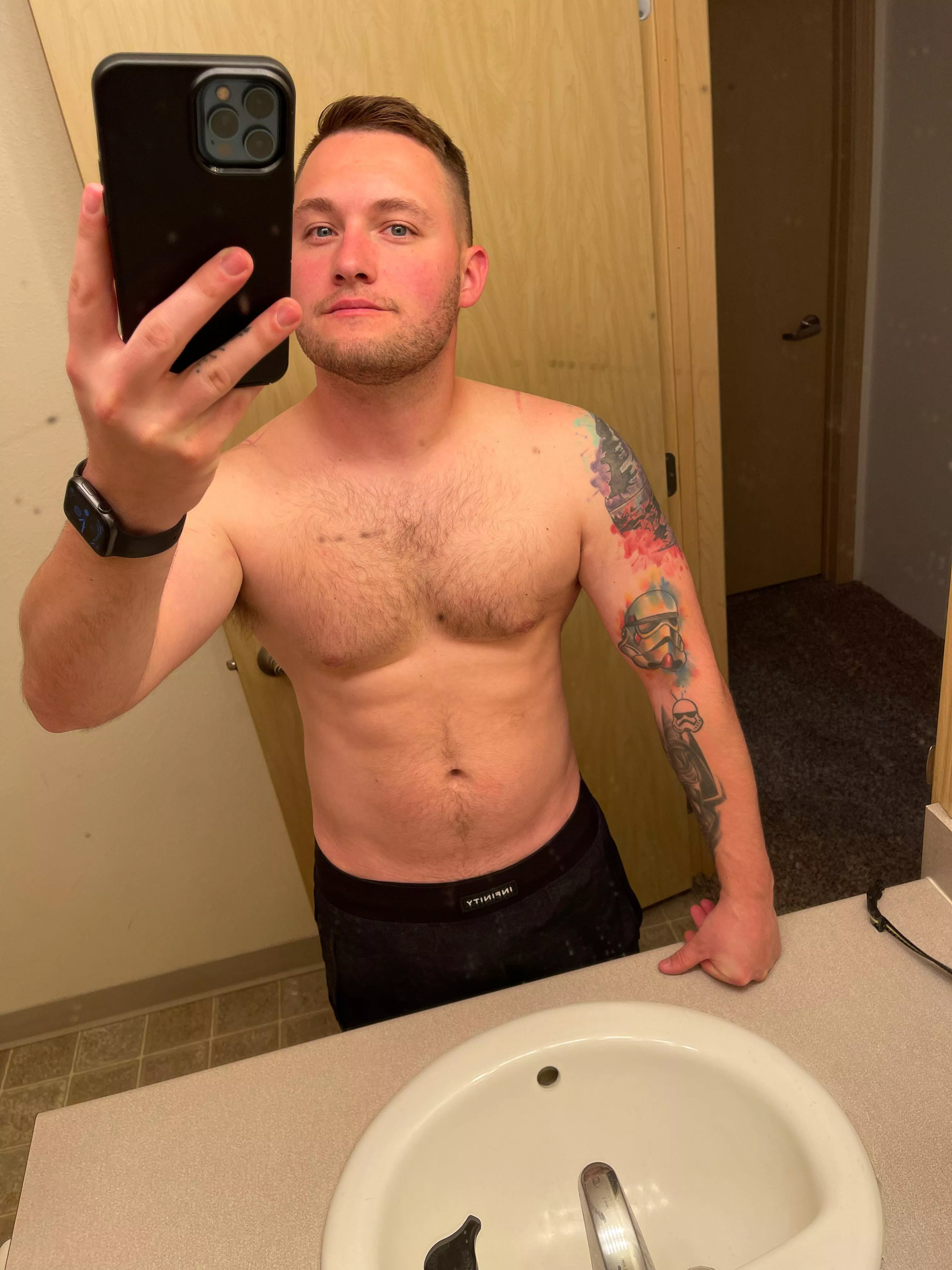 Went a little hard on hack squats then harder on dinner! (M29) Went a little hard on hack squats then harder on dinner! (M29)
