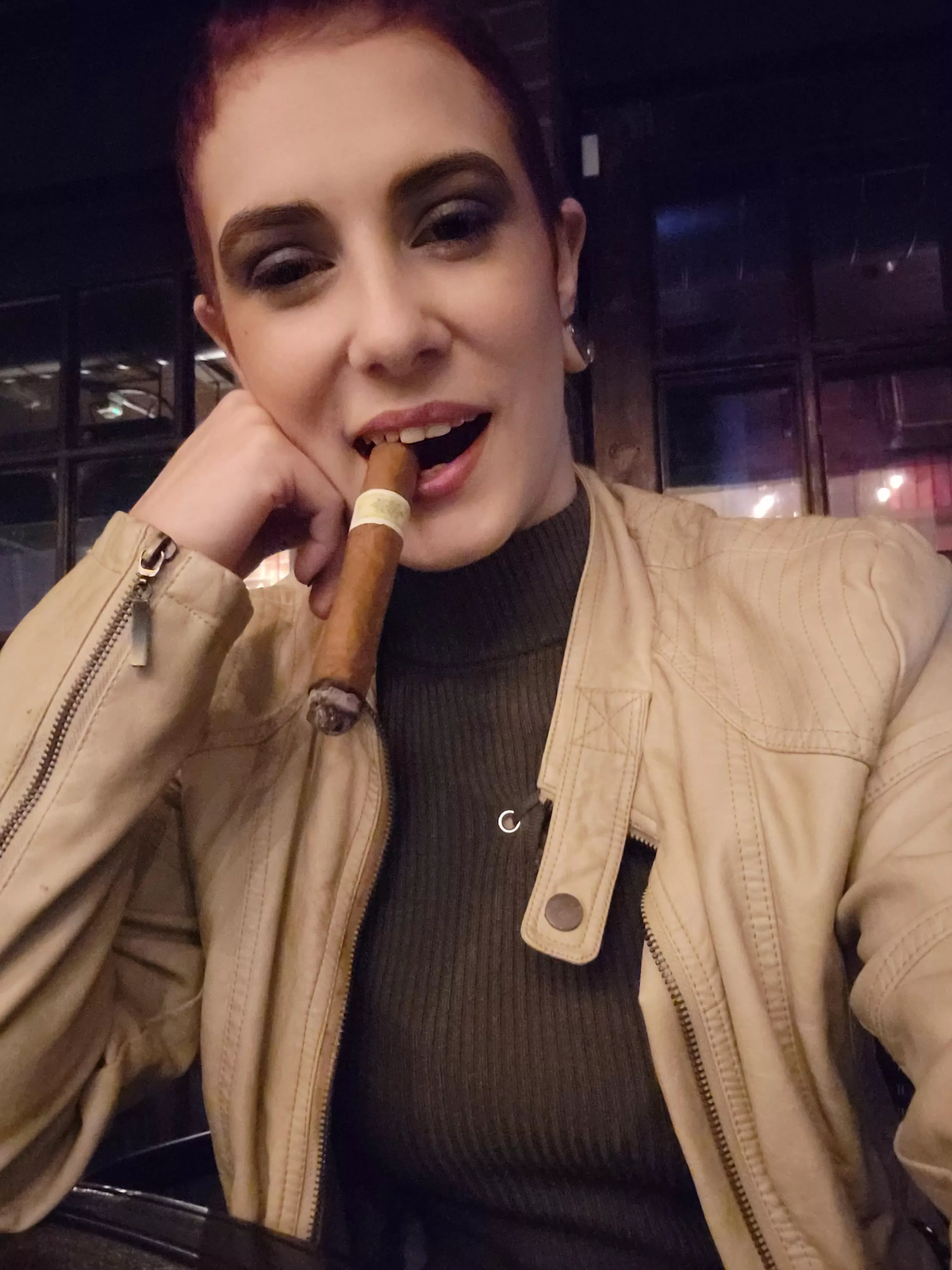 went out to the cigar bar yesterday 😘 I didn't see any other women there smoking a cigar. I'm fine with being a unicorn 😜