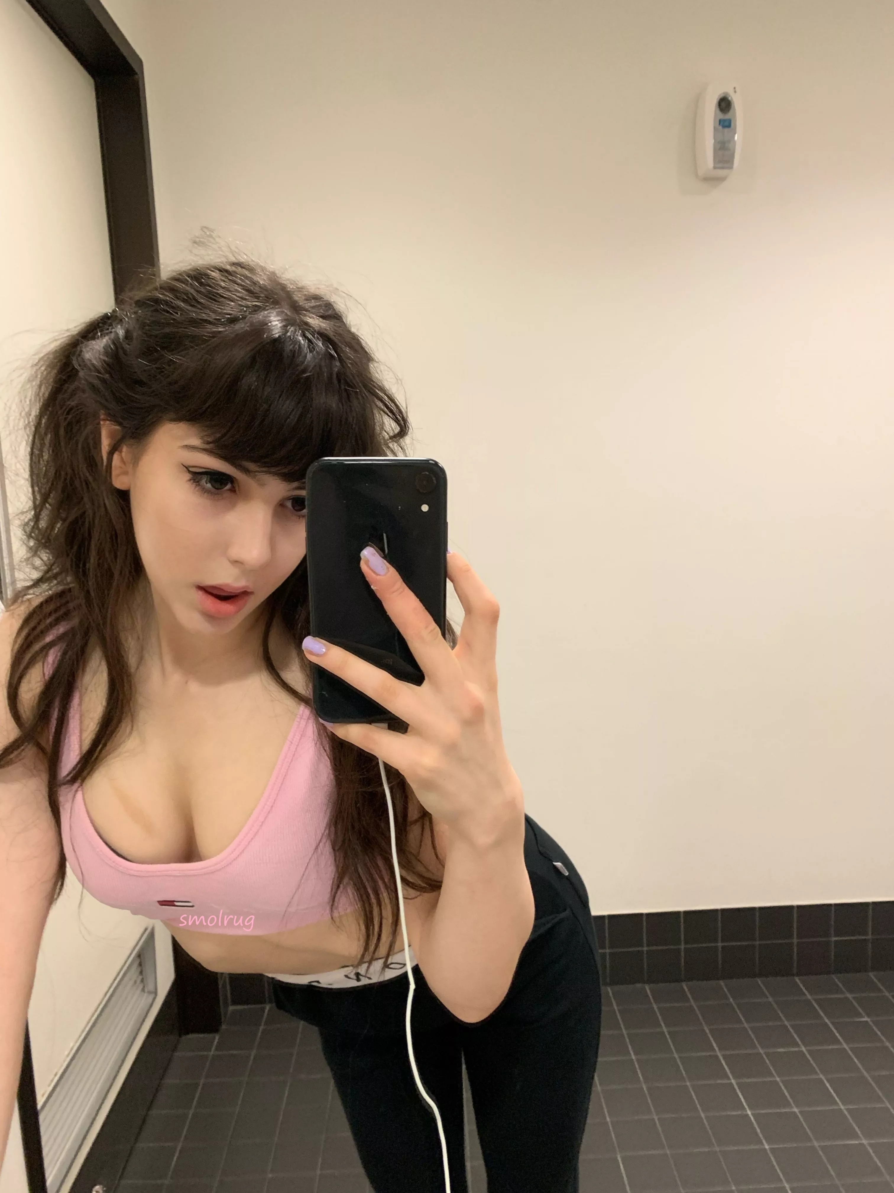 we're the only two ppl in the gym.. bend me over in the bathroom ??❤️18f