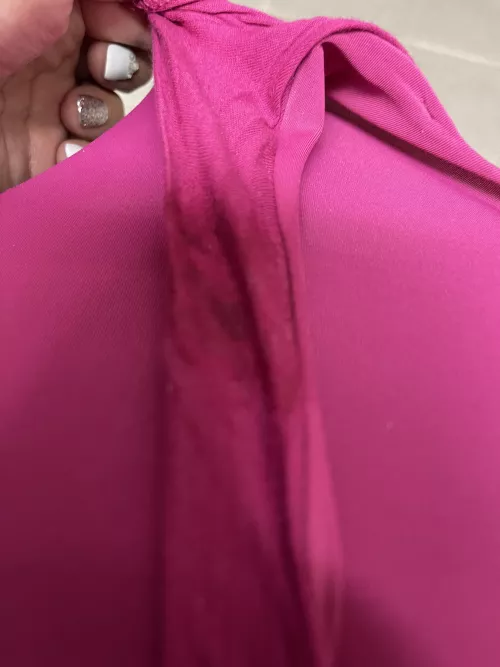 Wet at work..💦always like to rub one out during break time 😌