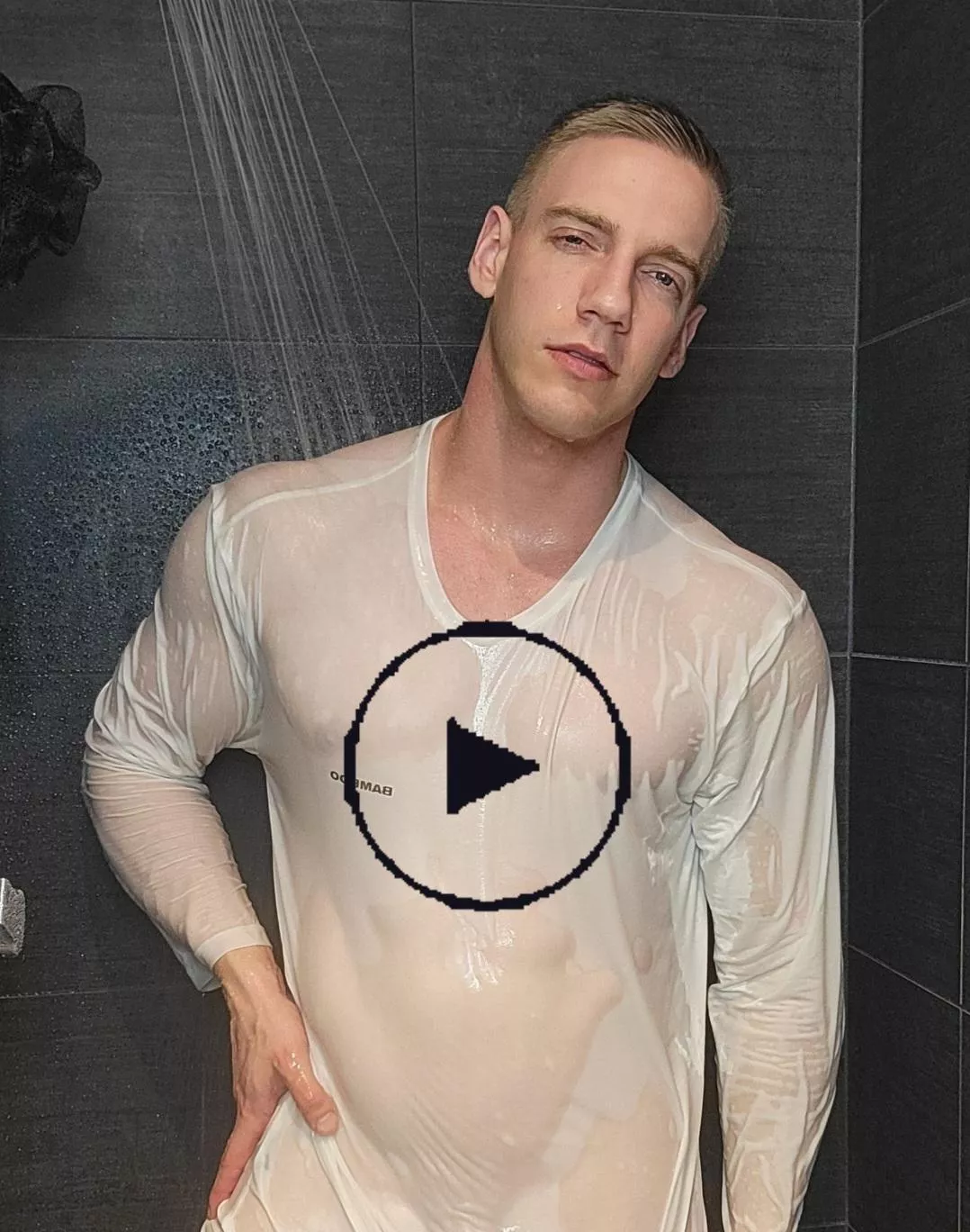 wet t-shirt never get old 😉