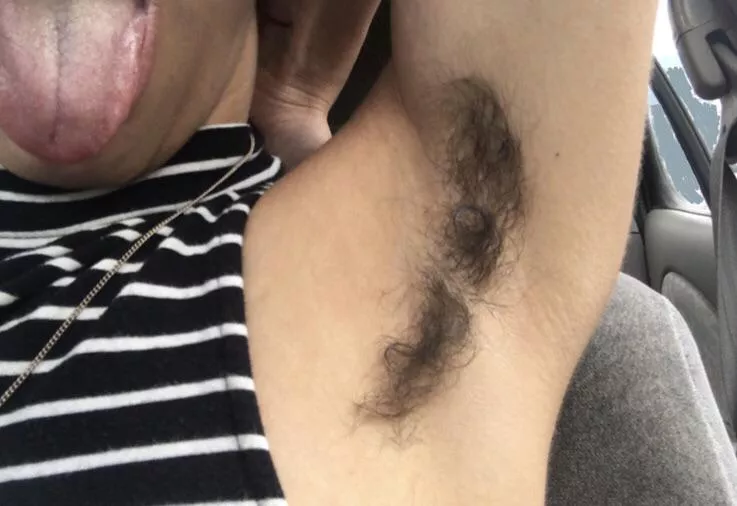 What can I say? I’m a slut for a hot (almost) summer day and some serious B.O. 🤤