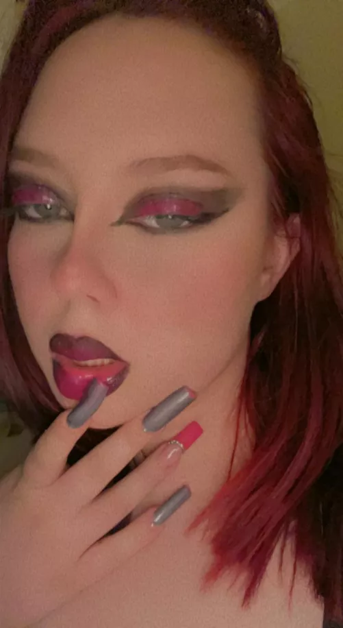 What do you guys think about my nails ? 💅😏