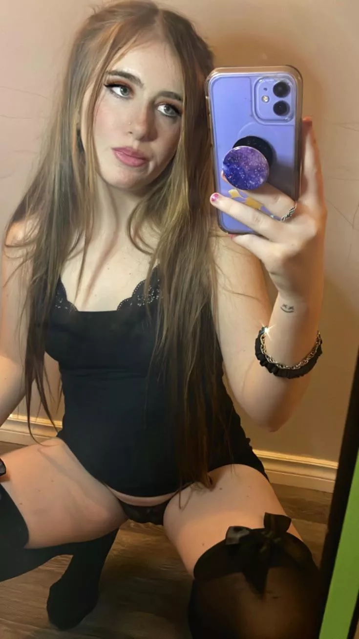 What do you think a naughty girl like me can do for your dick 😉 FREE 1 month subscription 🔞💦 link in comments