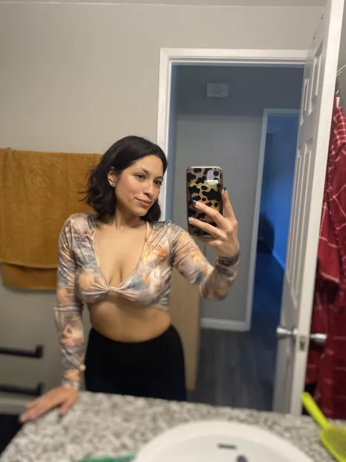 What do you think about my hair length? I’m letting it grow out:)