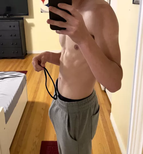 What my roommates get to see 🍆