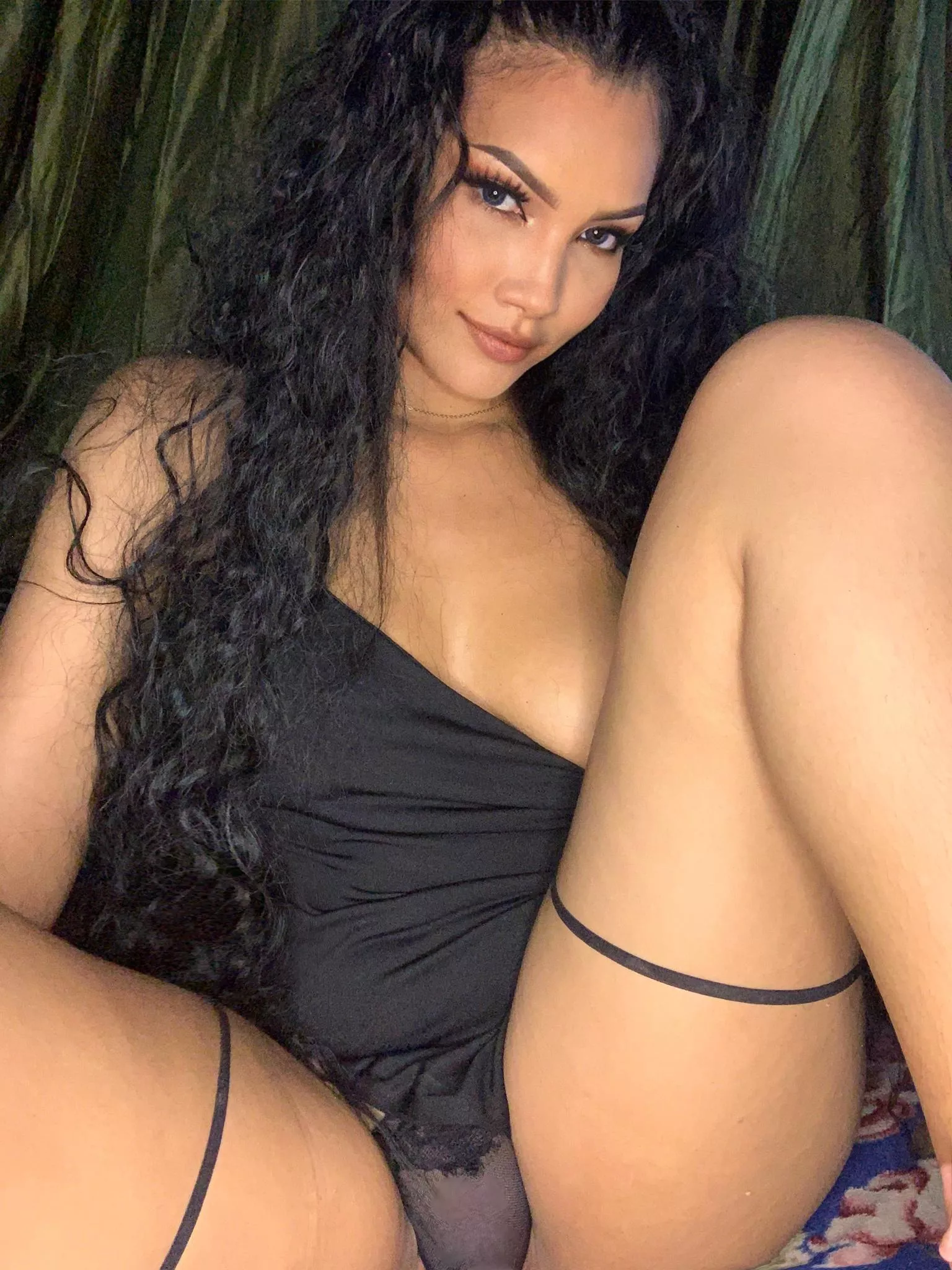 What would you do if I lay in bed like that next to you?😈 What would you do if I lay in bed like that next to you?😈