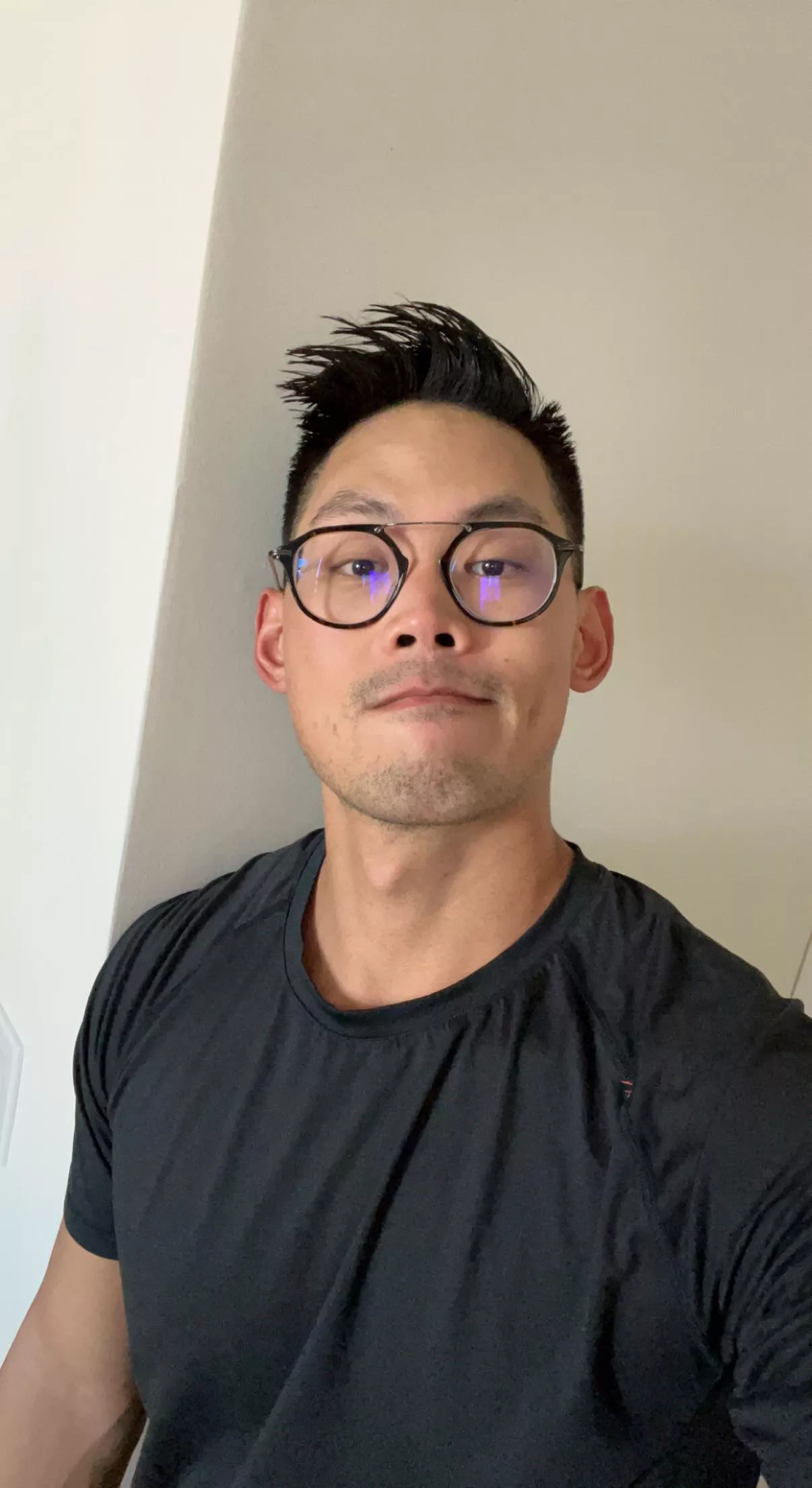 What’s good? HMU if you wanna chat.