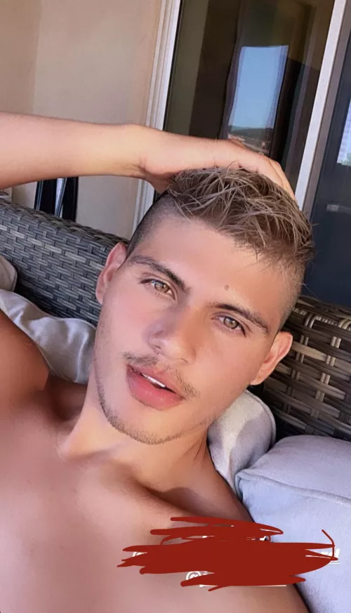 When I bleached my hair and got contacts π