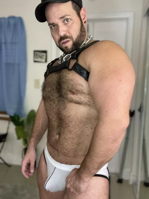 When I think I see a bug and the result Is a bearmodel serious face😂😂