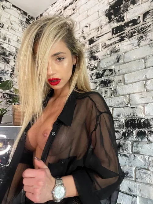 When im alone, i allways took pics to post on reddit