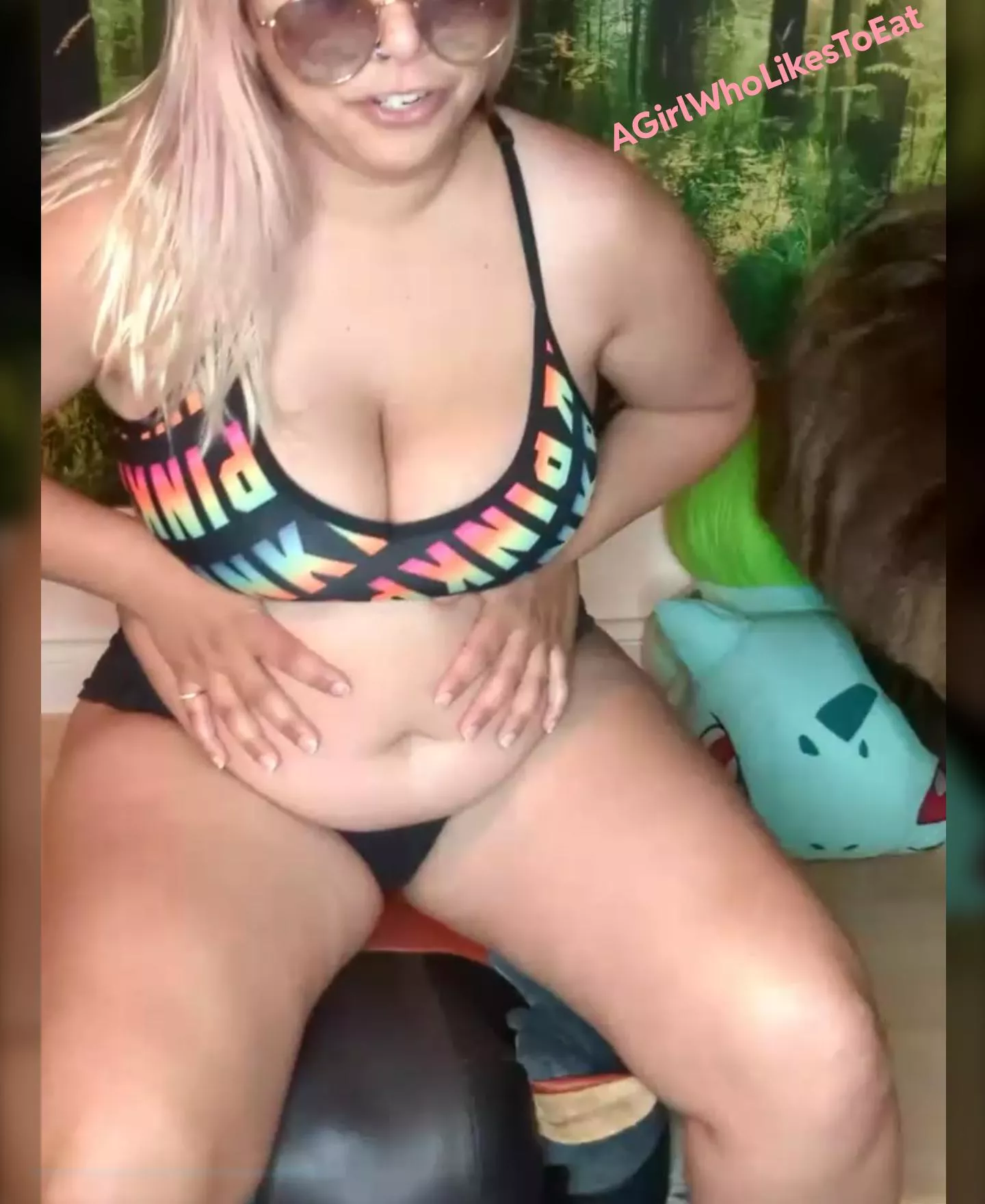 When shorts turn into panties 👀🐖