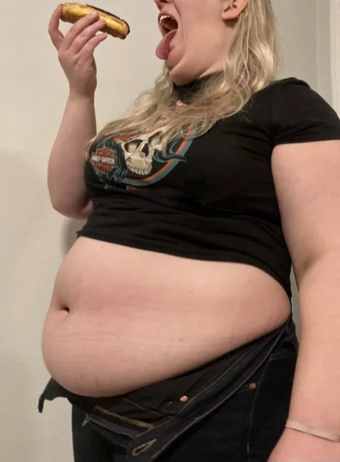 When the tongue comes out, food has no chance 😛