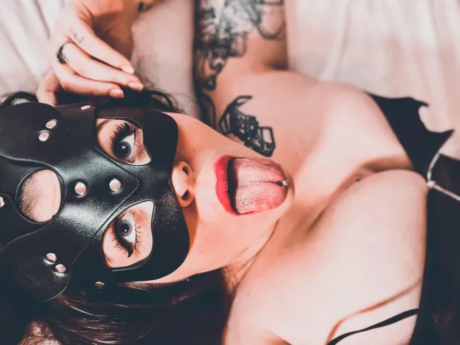 When you try to be dominant, but deeply you’ll always be a [F] submissive 🖤