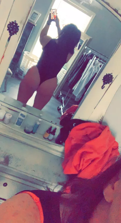 When Your Bodysuit Gets Swallowed…💋🍑