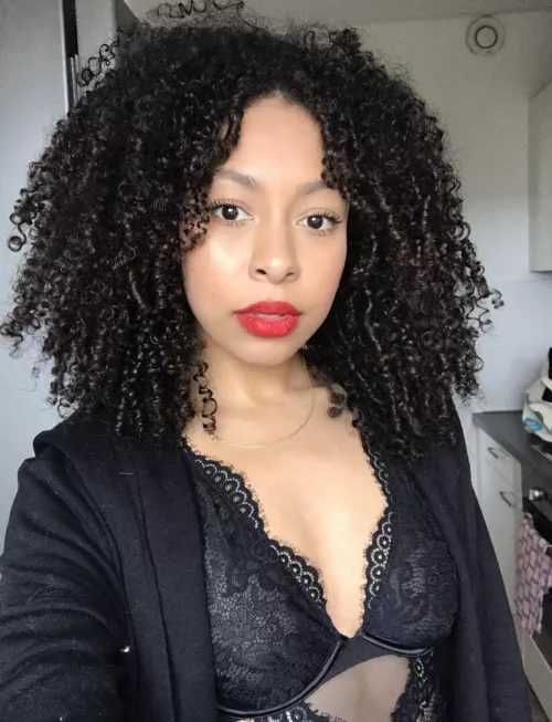 Where can I smear this lipstick?