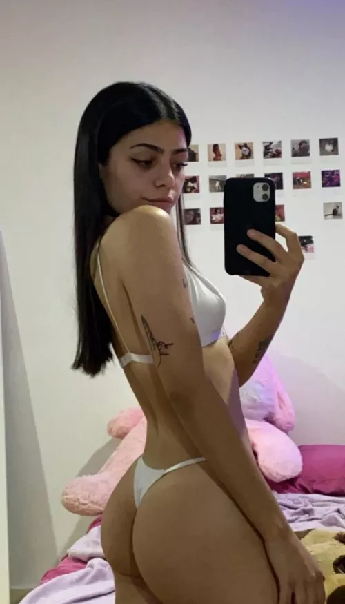 Which big cock wanna tribute some irl friends? got many to feed