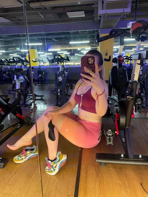 Which is it gonna be? The shoe, the sock or the sole ? 😌