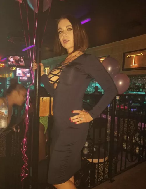 Who can tribute my stepmom? I got nudes and creepshots