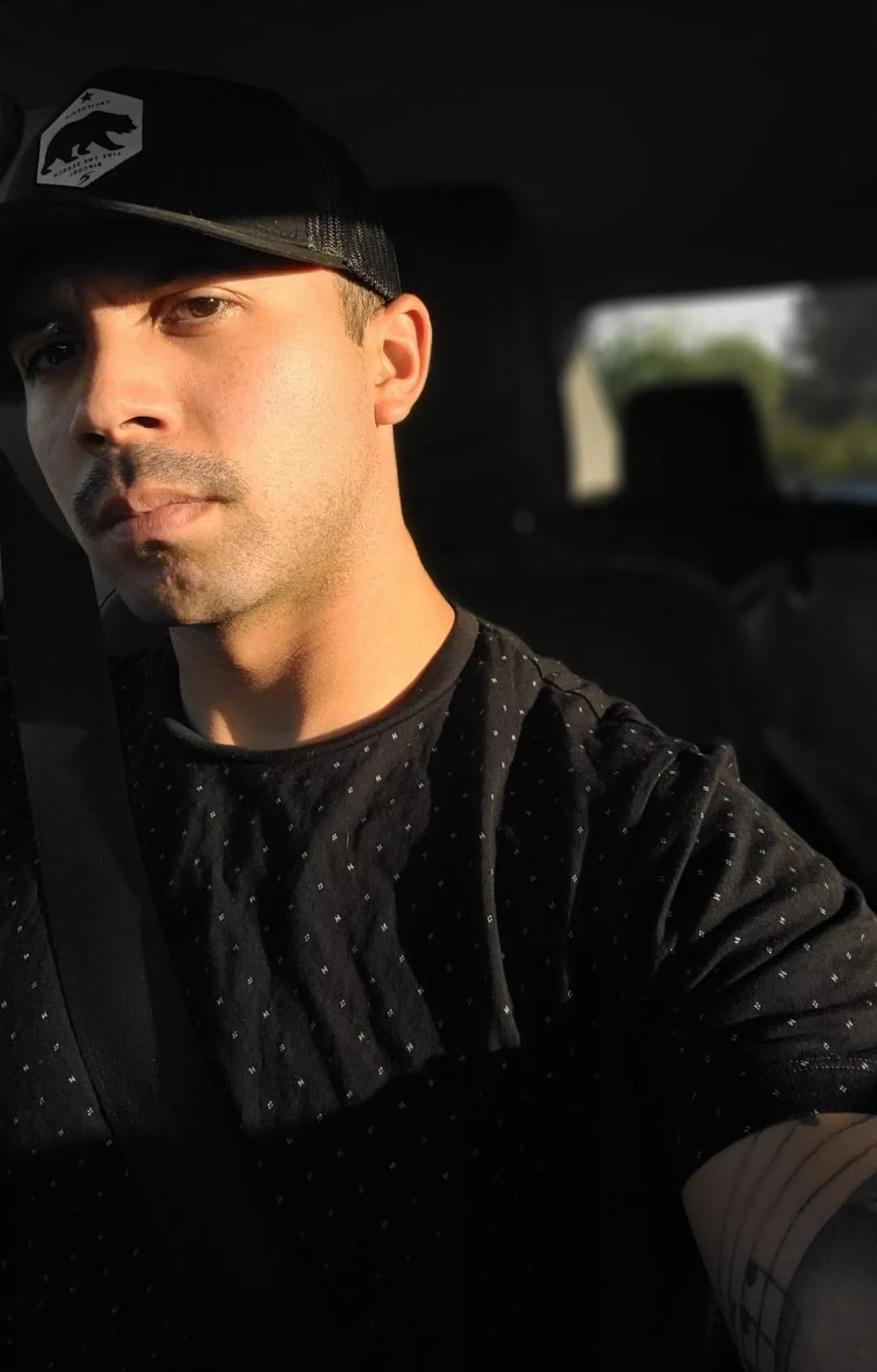 Who else enjoys golden hour lighting? Who else enjoys golden hour lighting?