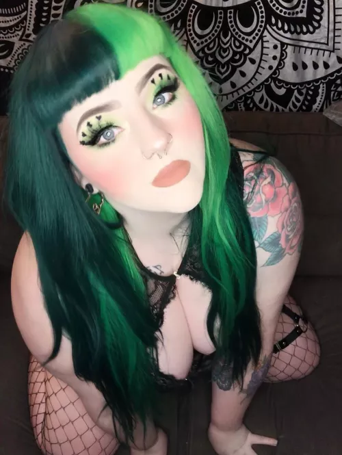 Who else is insanely horny tonight? 🥵