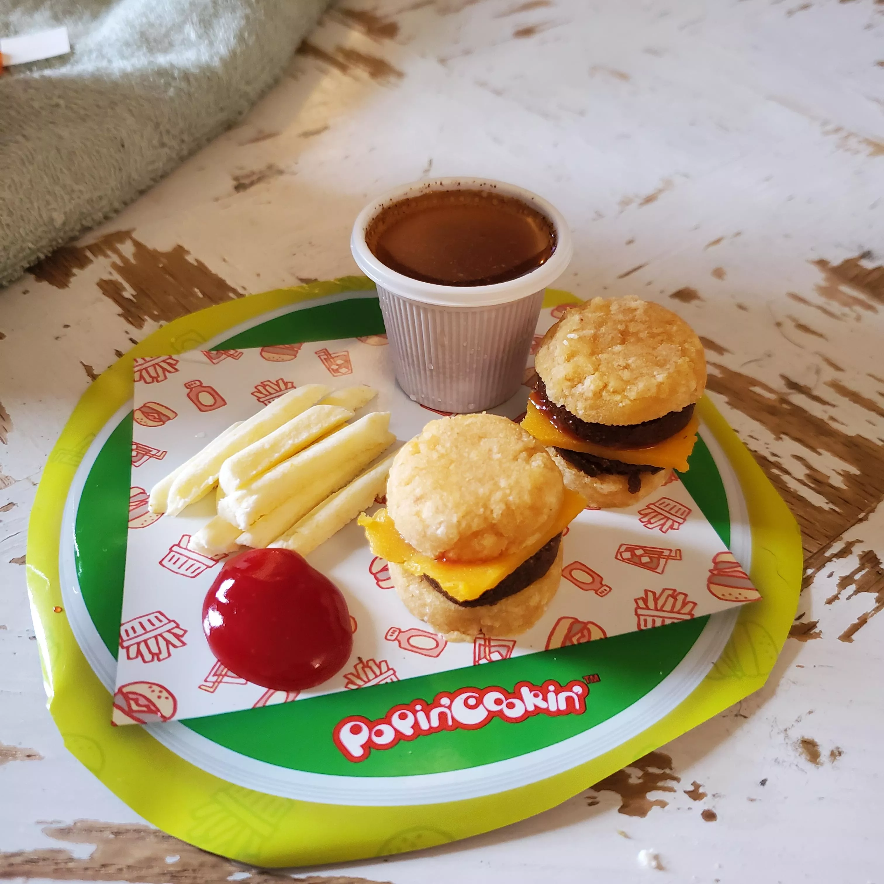 Who else likes making these? I wish they tasted better though. 😭