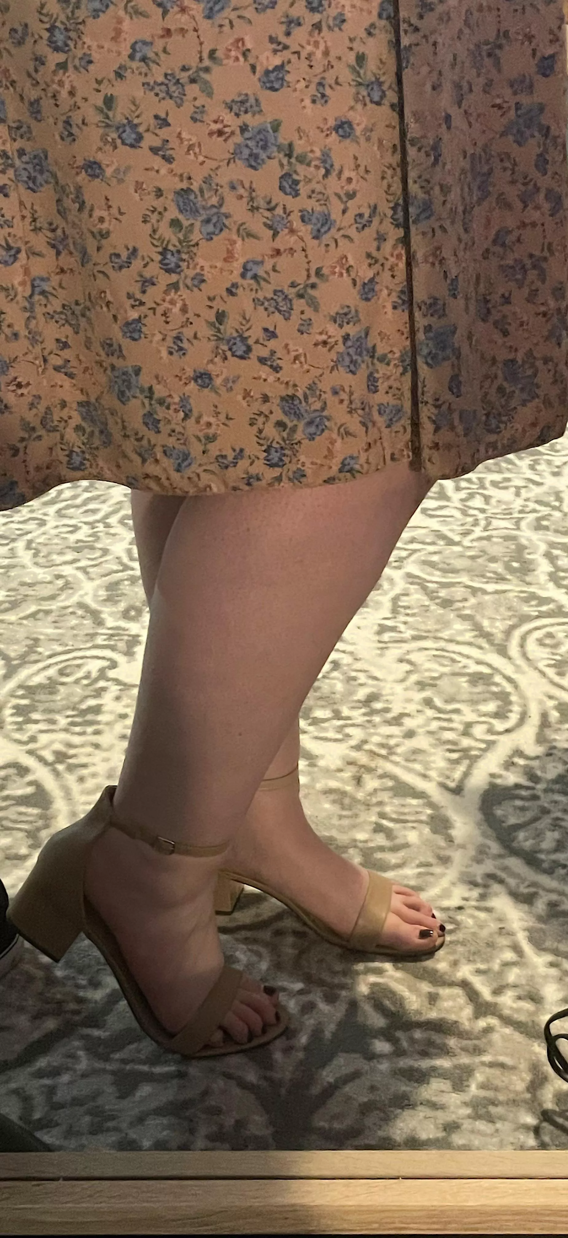 Who else likes when tall women wear heels? I am 6 foot 3 and these heels make me about 6 foot 6! I feel like a goddess among men 👠 [F]