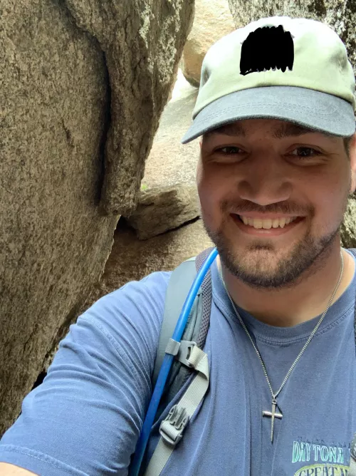 Who else loves to hike?? 🤘🏼