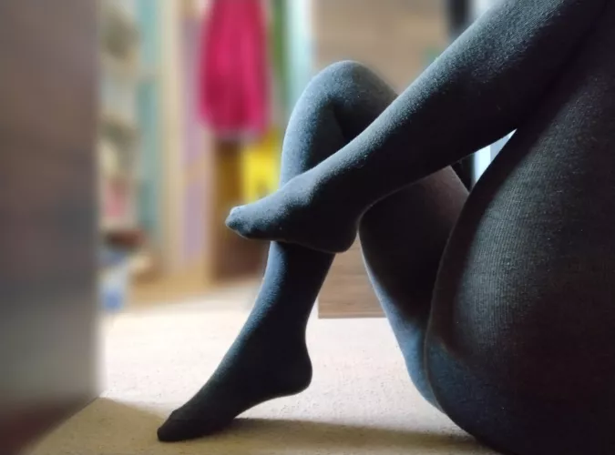 Who enjoys nylon thighs