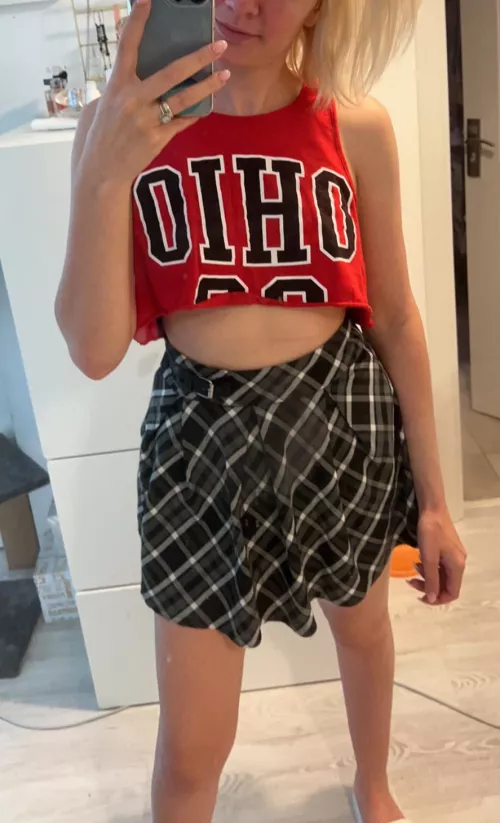 Who has a fetish for cheerleaders with ponytails?