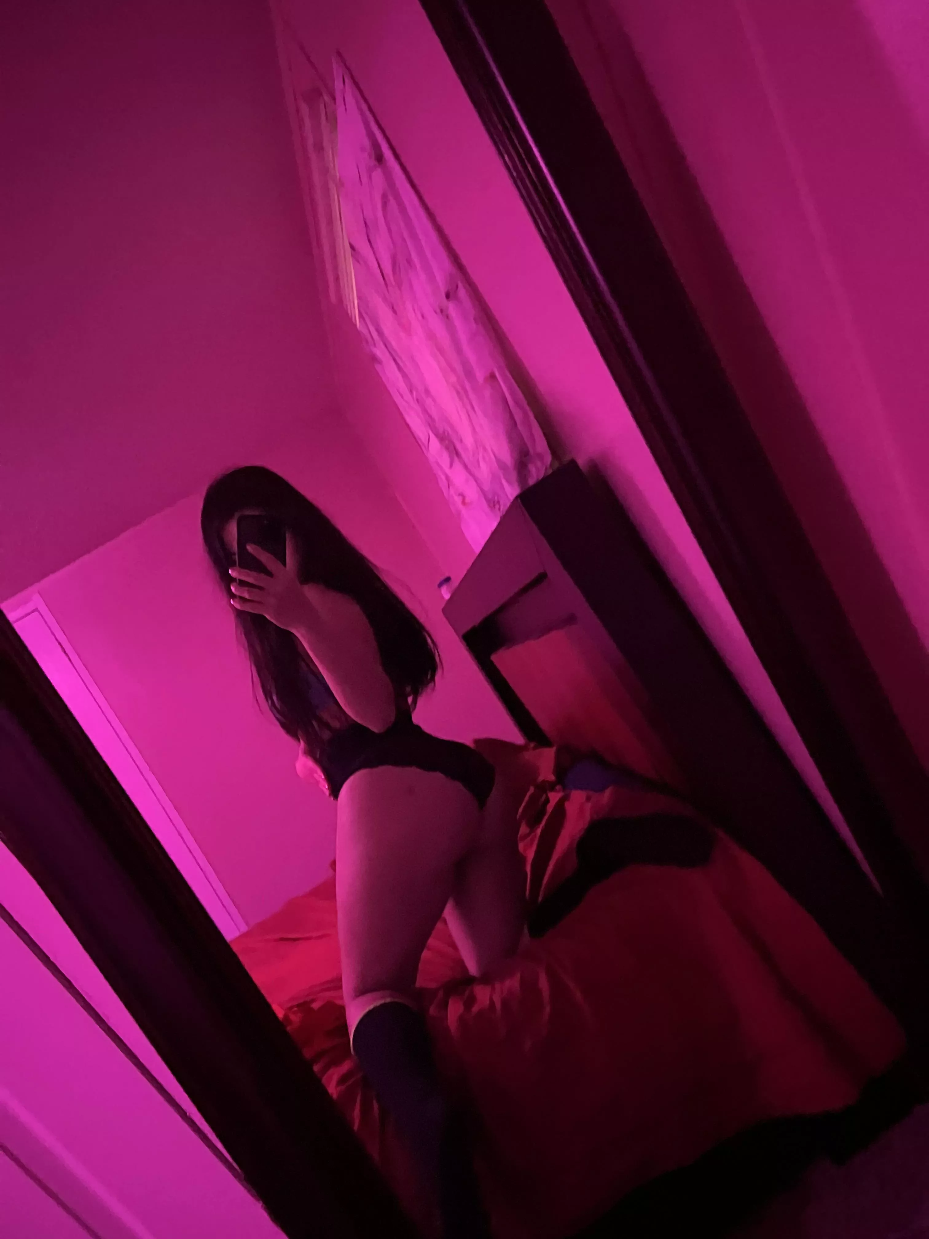 Who is down to see my ass live😉