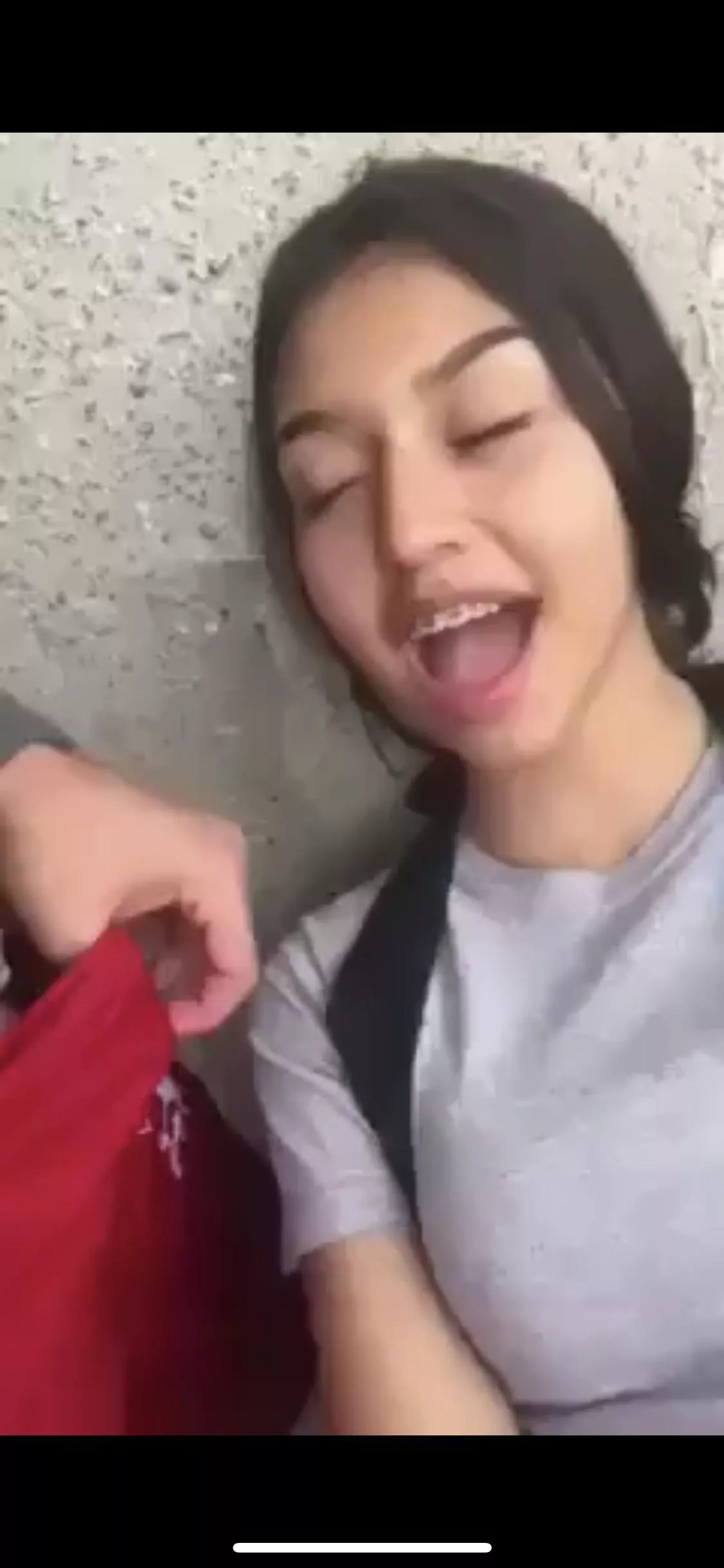 Who is this? She’s 19 and has other videos is all I know