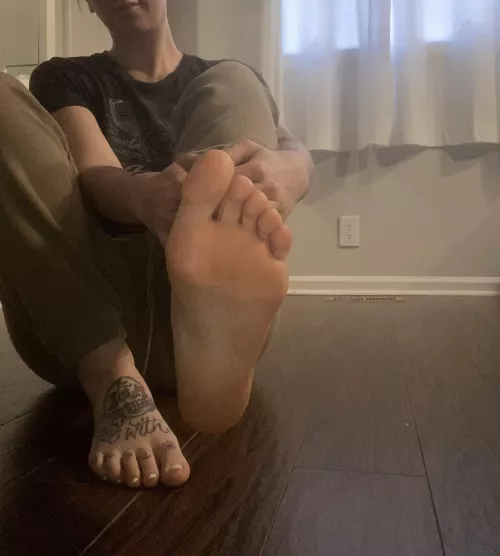 Who likes bottom of my feet:)?