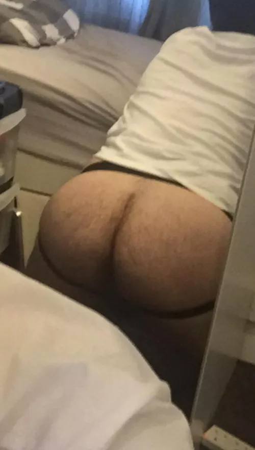 Who likes my ass? 😏 DMs always open