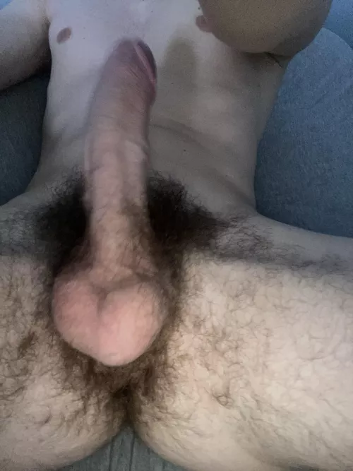 Who want a guy with a manly cock and twinky body?
