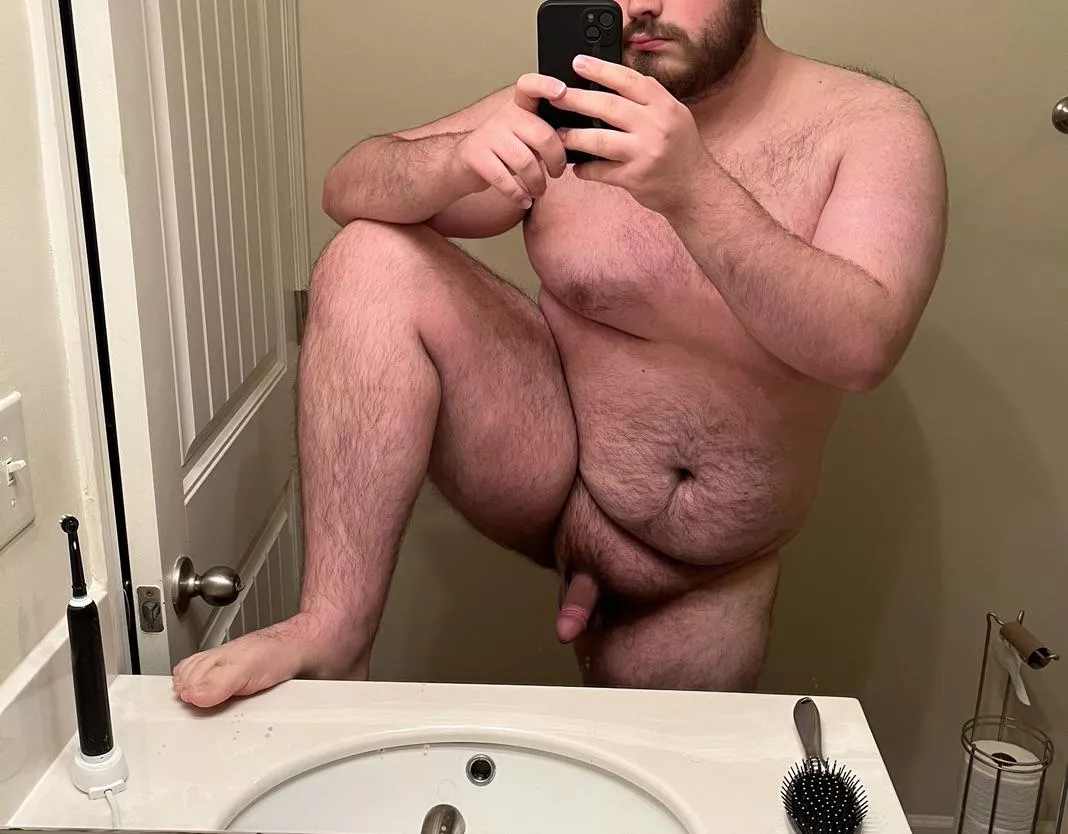 Who wants to clean my mirror?