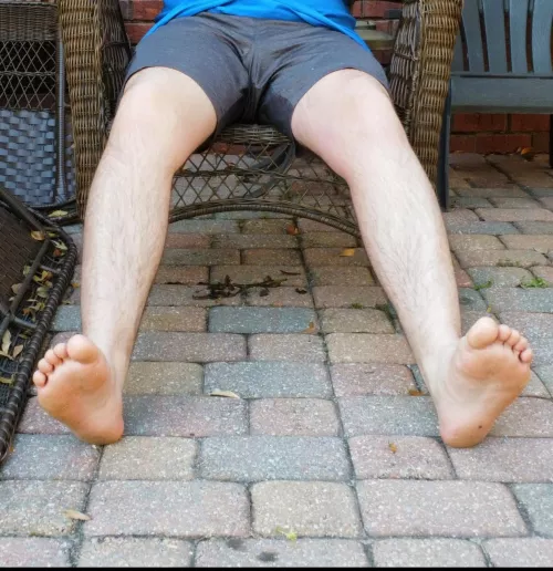 Who wants to come worship these for me ? 🦶 Size 12