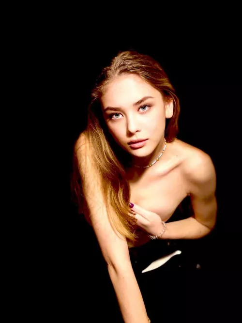 who wants to play a little? 🔥😘🔞 waiting on my OF page 😍