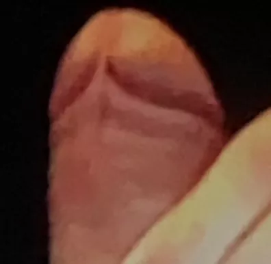 who wants to see all of my 7 inch cock?
