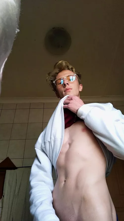 who wants to see more? 👀😈