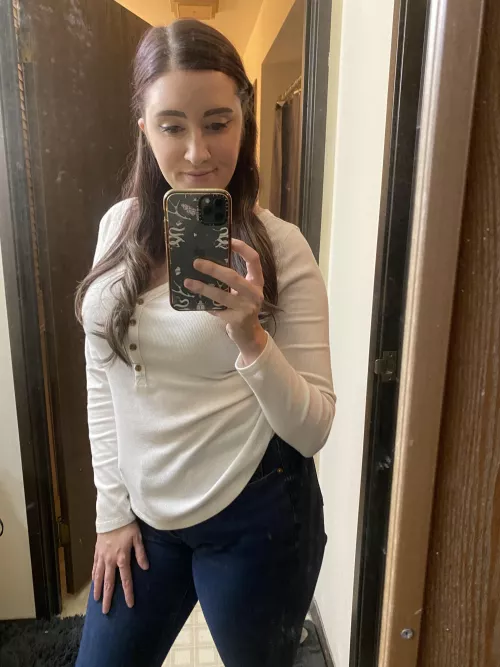 Who wants to see more of my 27f girlfriend? I have every kind of nude imaginable…