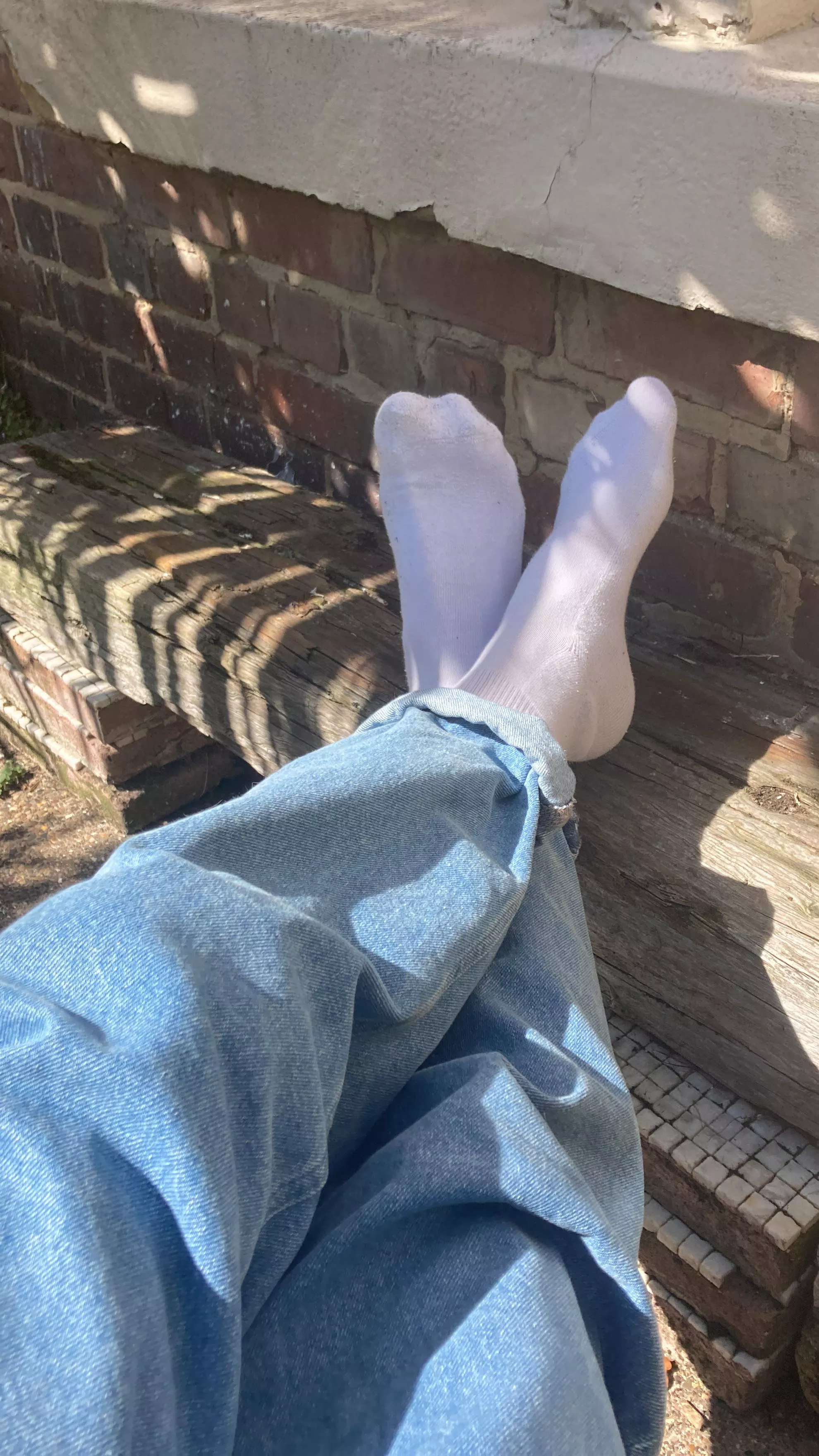 who wants to worship my size 11's while I bask in the sun?