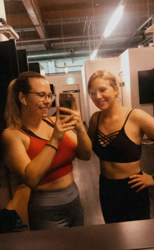 Who would you rather fuck? Both fuckable?💦🔥(f)