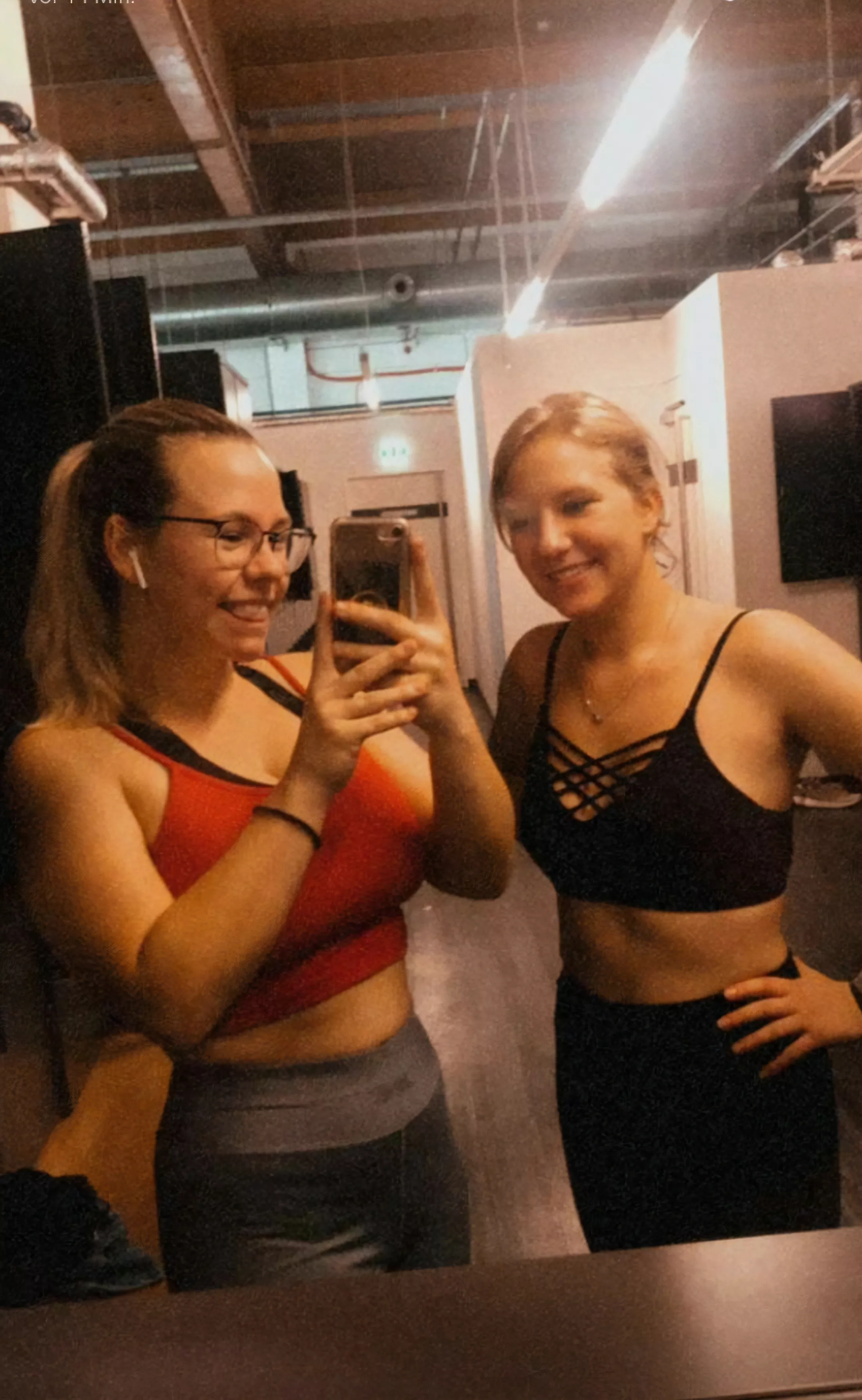 Who would you rather fuck? Both fuckable?💦🔥(f)