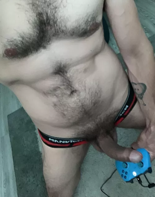 Who’d like to come play w a hung geeky Latin Papi?