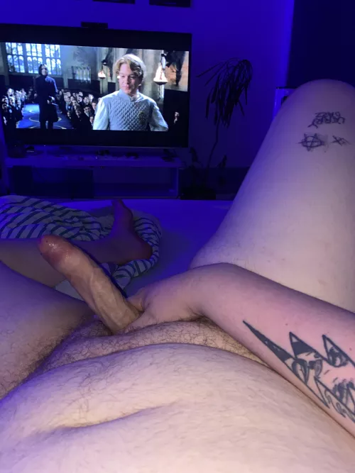 Who’s down for some Netflix and chill? 🥴💕✨
