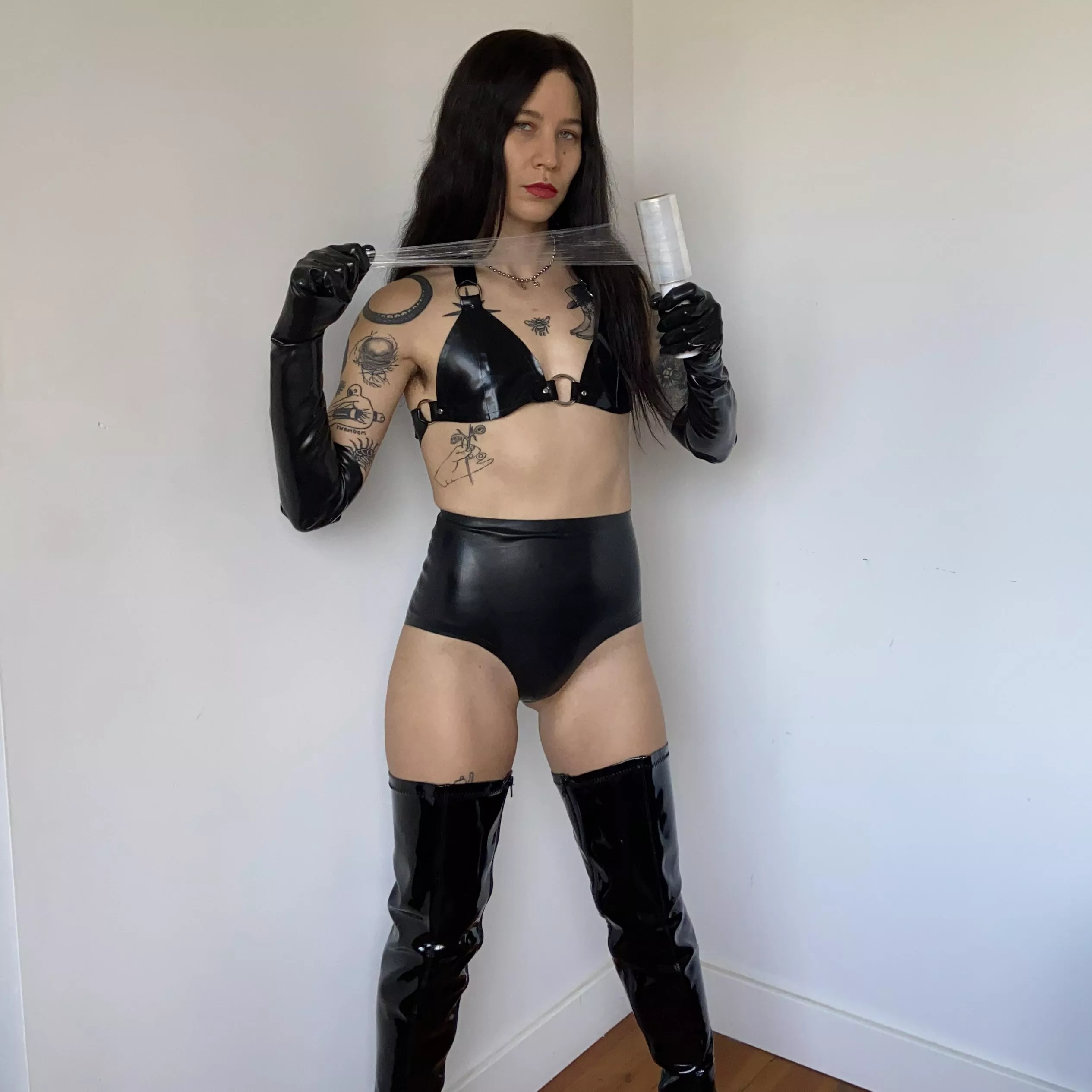 who’s ready to be intoxxed and wrapped to a table so i can have my way with you? nothing like consent non-consent play..