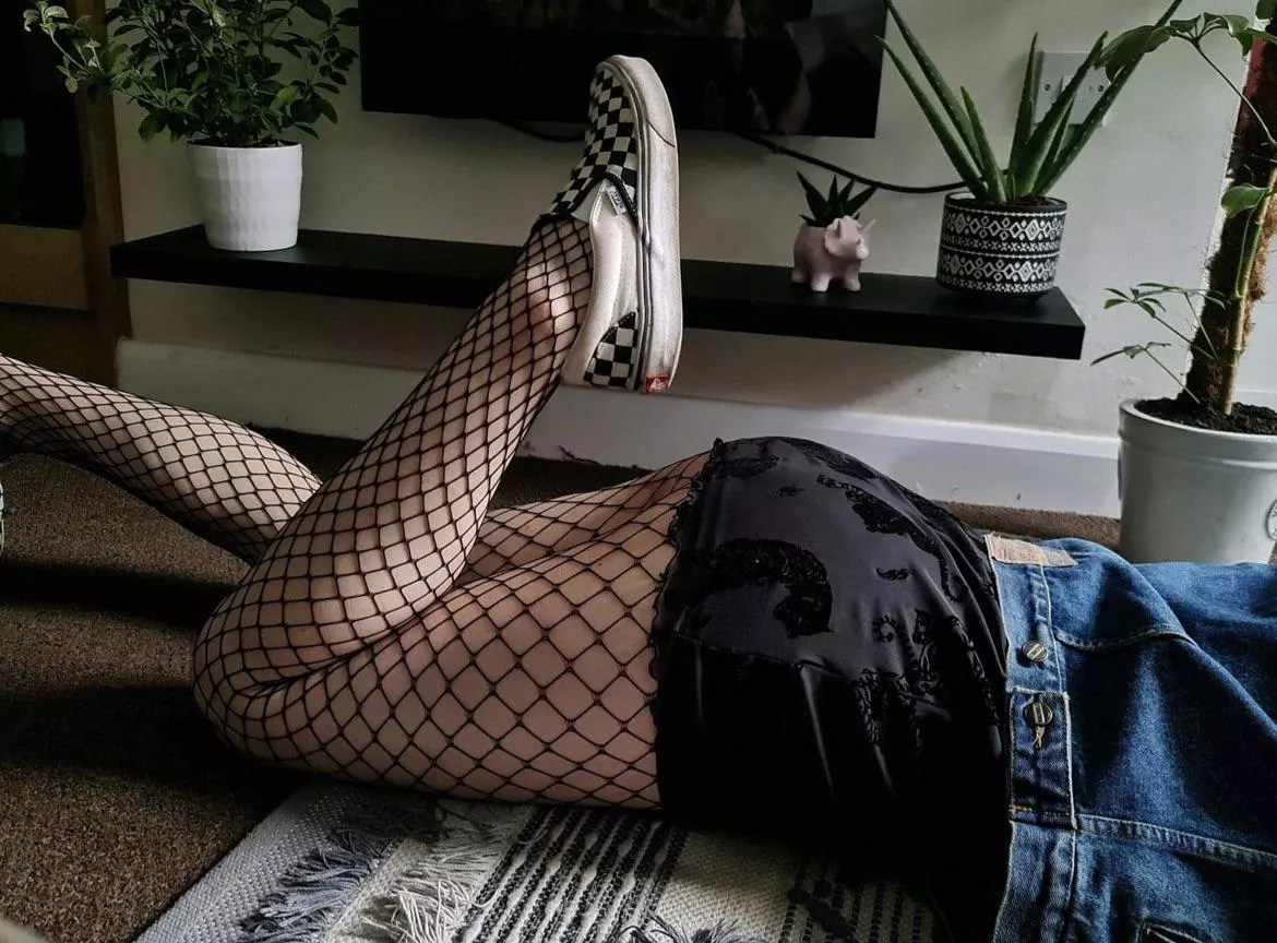 Who’s ripping a hole in these and fucking me from behind 🤪