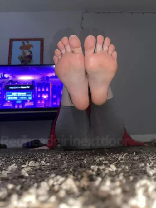 Who’s up late?✨👩🏻‍🦰